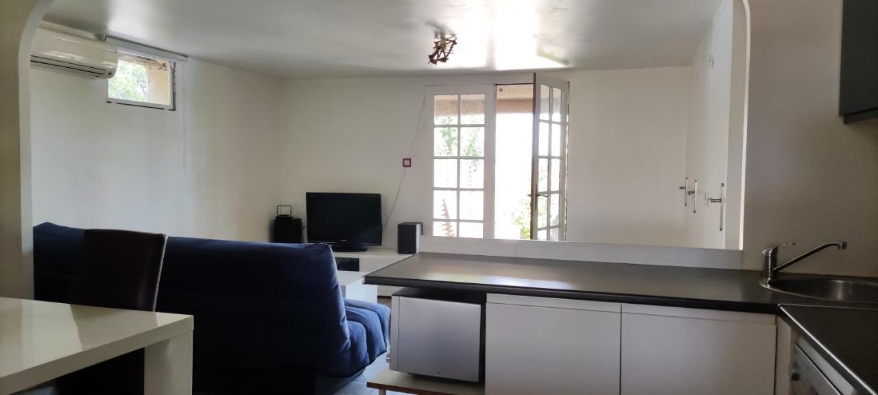 Studio L'Agasso Prouvenco Apartamento La Crau Exterior foto