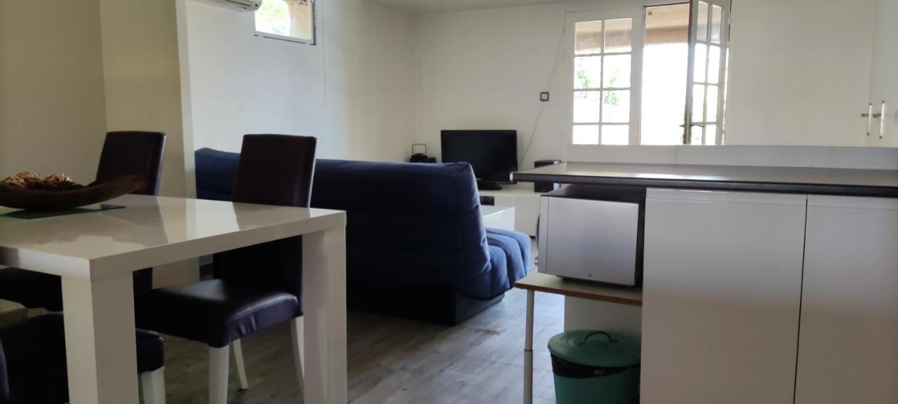 Studio L'Agasso Prouvenco Apartamento La Crau Exterior foto